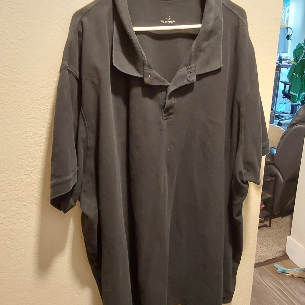 Classic Black Polo Shirt with Timeless Elegance